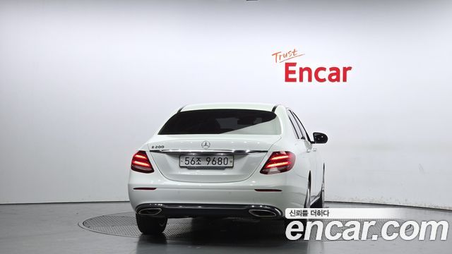 Mercedes-Benz E-Class E200 Avantgarde