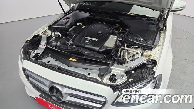 Mercedes-Benz E-Class E200 Avantgarde
