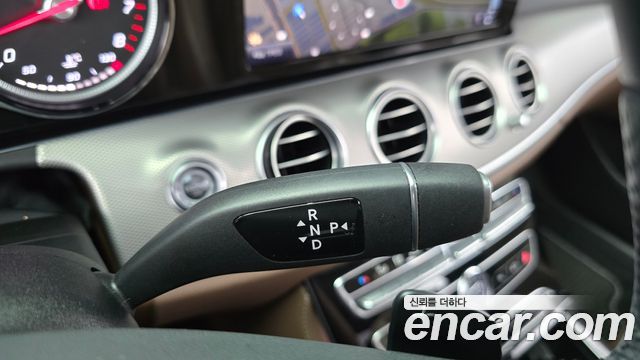 Mercedes-Benz E-Class E200 Avantgarde