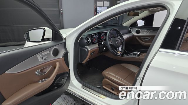 Mercedes-Benz E-Class E200 Avantgarde