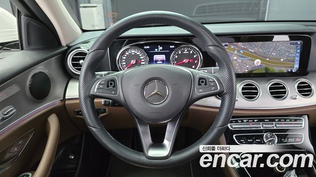 Mercedes-Benz E-Class E200 Avantgarde