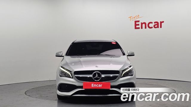 Mercedes-Benz CLA-Class CLA220 AMG Line