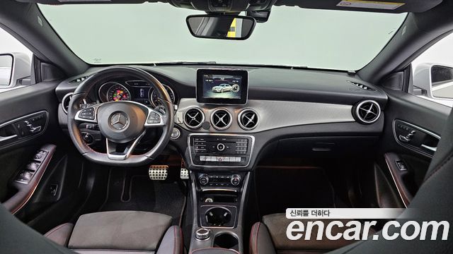 Mercedes-Benz CLA-Class CLA220 AMG Line