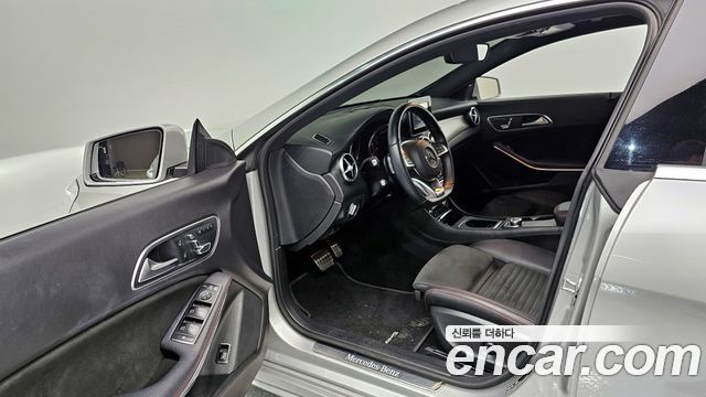 Mercedes-Benz CLA-Class CLA220 AMG Line
