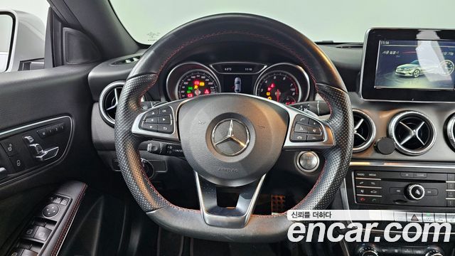 Mercedes-Benz CLA-Class CLA220 AMG Line
