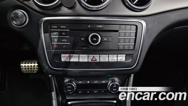 Mercedes-Benz CLA-Class CLA220 AMG Line