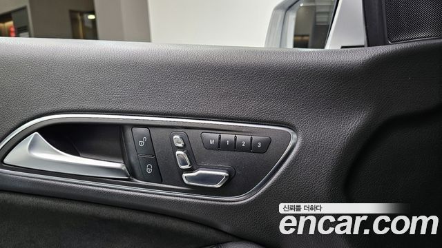 Mercedes-Benz CLA-Class CLA220 AMG Line