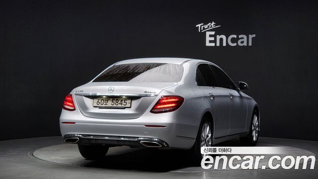 Mercedes-Benz E-Class E300 4MATIC Exclusive