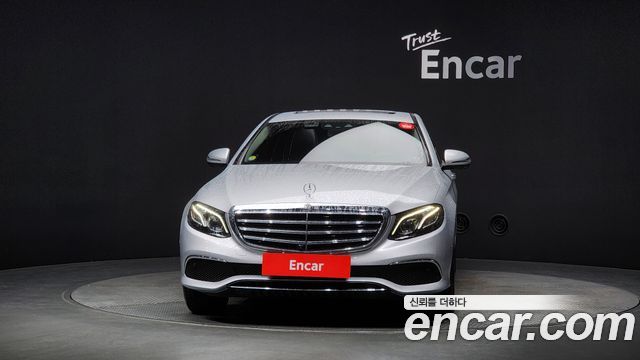 Mercedes-Benz E-Class E300 4MATIC Exclusive