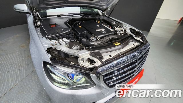 Mercedes-Benz E-Class E300 4MATIC Exclusive