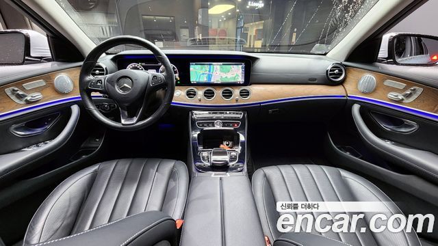 Mercedes-Benz E-Class E300 4MATIC Exclusive