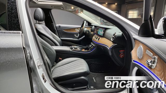 Mercedes-Benz E-Class E300 4MATIC Exclusive