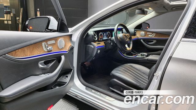 Mercedes-Benz E-Class E300 4MATIC Exclusive