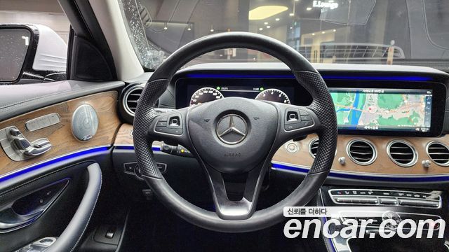 Mercedes-Benz E-Class E300 4MATIC Exclusive