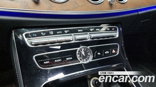 Mercedes-Benz E-Class E300 4MATIC Exclusive