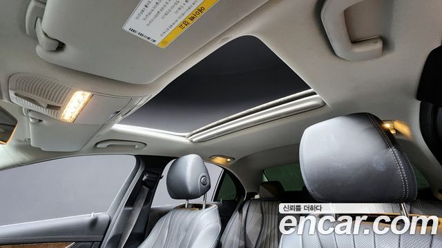Mercedes-Benz E-Class E300 4MATIC Exclusive