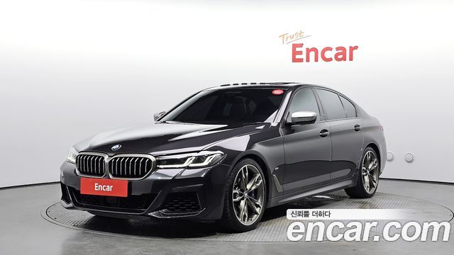 BMW 5-Series M550i xDrive