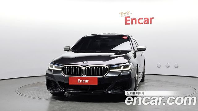 BMW 5-Series M550i xDrive