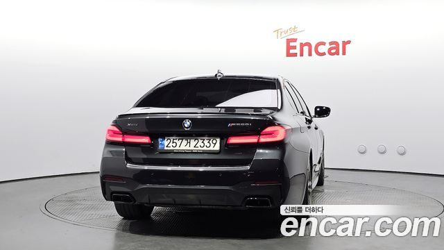 BMW 5-Series M550i xDrive