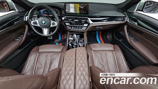 BMW 5-Series M550i xDrive