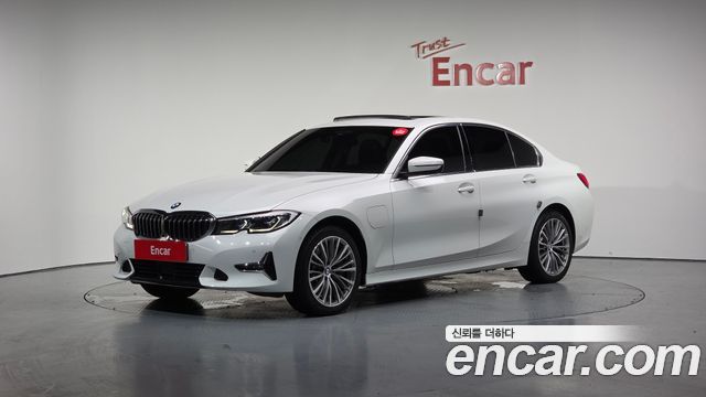 BMW 3-Series 330e Luxury