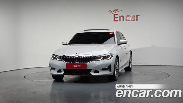 BMW 3-Series 330e Luxury
