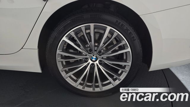 BMW 3-Series 330e Luxury