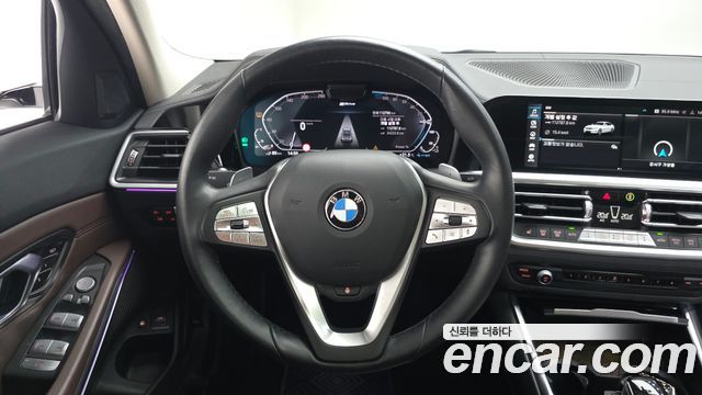 BMW 3-Series 330e Luxury