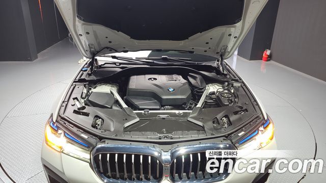 BMW 5-Series 530i xDrive M Sport Package