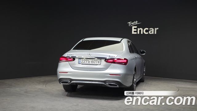 Mercedes-Benz E-Class E220d 4MATIC AMG Line