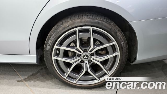 Mercedes-Benz E-Class E220d 4MATIC AMG Line