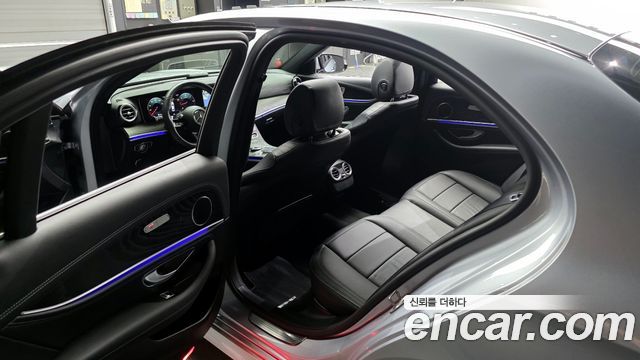 Mercedes-Benz E-Class E220d 4MATIC AMG Line