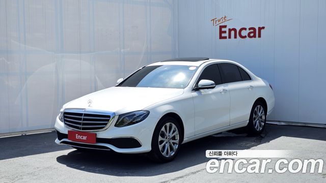 Mercedes-Benz E-Class E300 4MATIC Exclusive