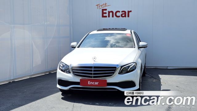 Mercedes-Benz E-Class E300 4MATIC Exclusive