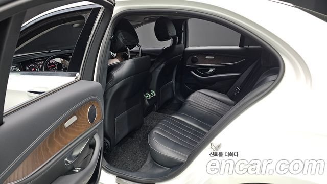 Mercedes-Benz E-Class E220d 4MATIC Exclusive
