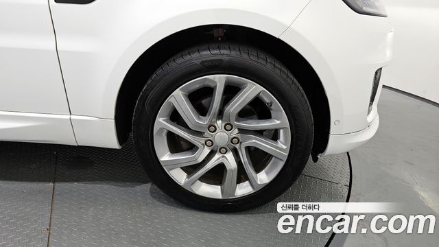 Land Rover Range Rover Sport 3.0 SDV6 HSE Dynamic