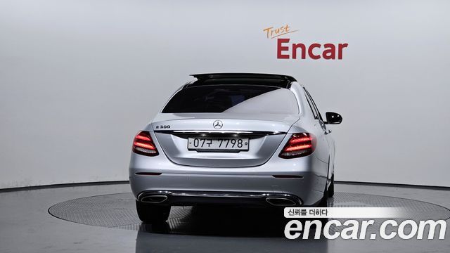 Mercedes-Benz E-Class E300 Avantgarde