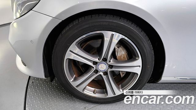 Mercedes-Benz E-Class E300 Avantgarde