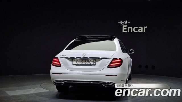 Mercedes-Benz E-Class E220d Exclusive