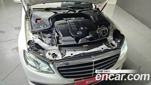 Mercedes-Benz E-Class E220d Exclusive