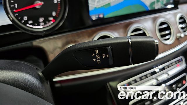 Mercedes-Benz E-Class E220d Exclusive