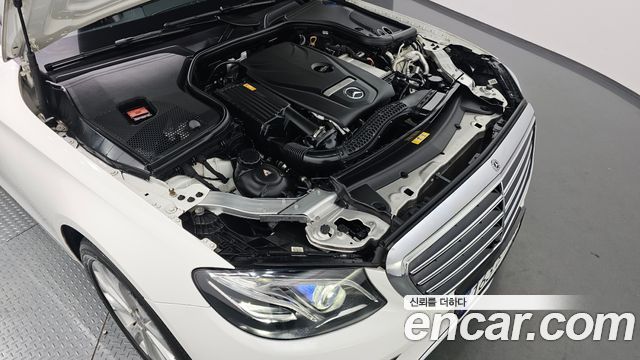 Mercedes-Benz E-Class E300 Exclusive