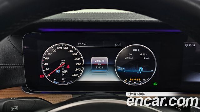 Mercedes-Benz E-Class E300 Exclusive