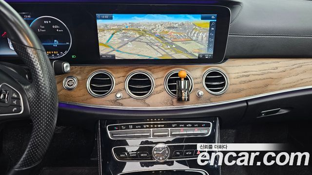 Mercedes-Benz E-Class E300 Exclusive