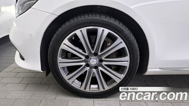 Mercedes-Benz E-Class E400 4MATIC Exclusive