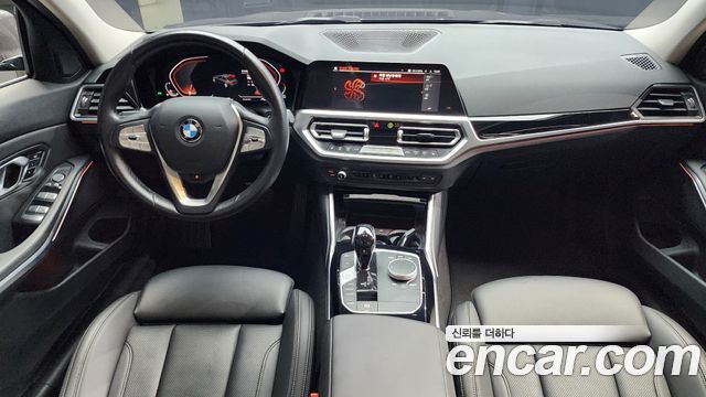 BMW 3-Series 320i