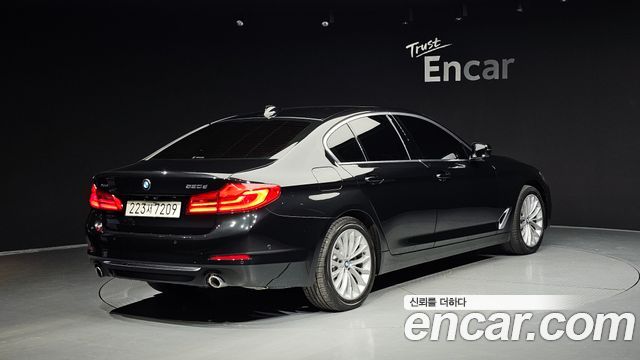 BMW 5-Series 520d xDrive Luxury Plus