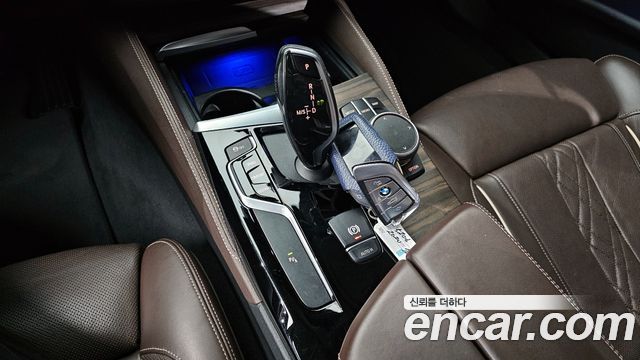 BMW 5-Series 520d xDrive Luxury Plus