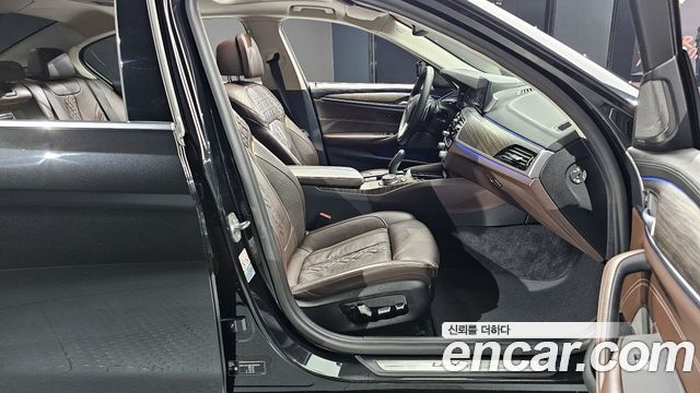 BMW 5-Series 520d xDrive Luxury Plus