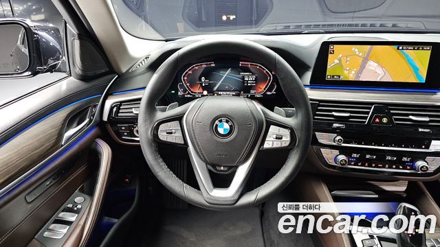 BMW 5-Series 520d xDrive Luxury Plus